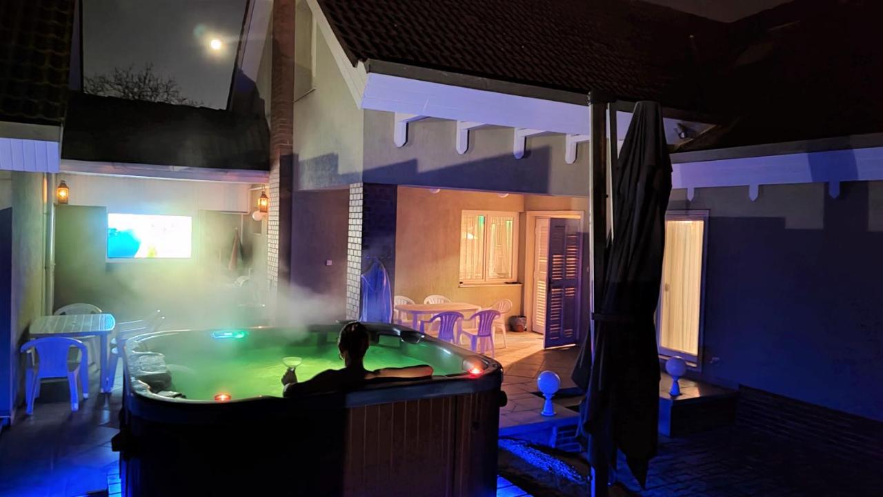 Nikolux Apartman ハイデゥソボスロー エクステリア 写真