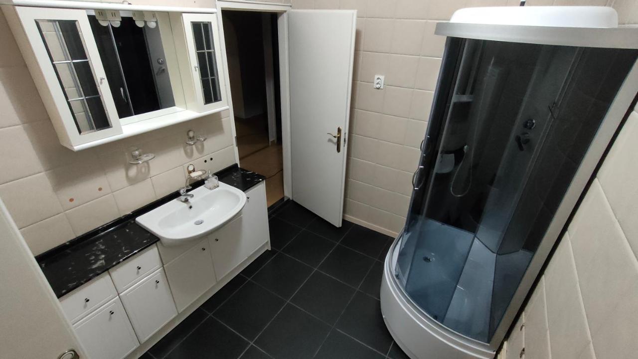Nikolux Apartman ハイデゥソボスロー エクステリア 写真