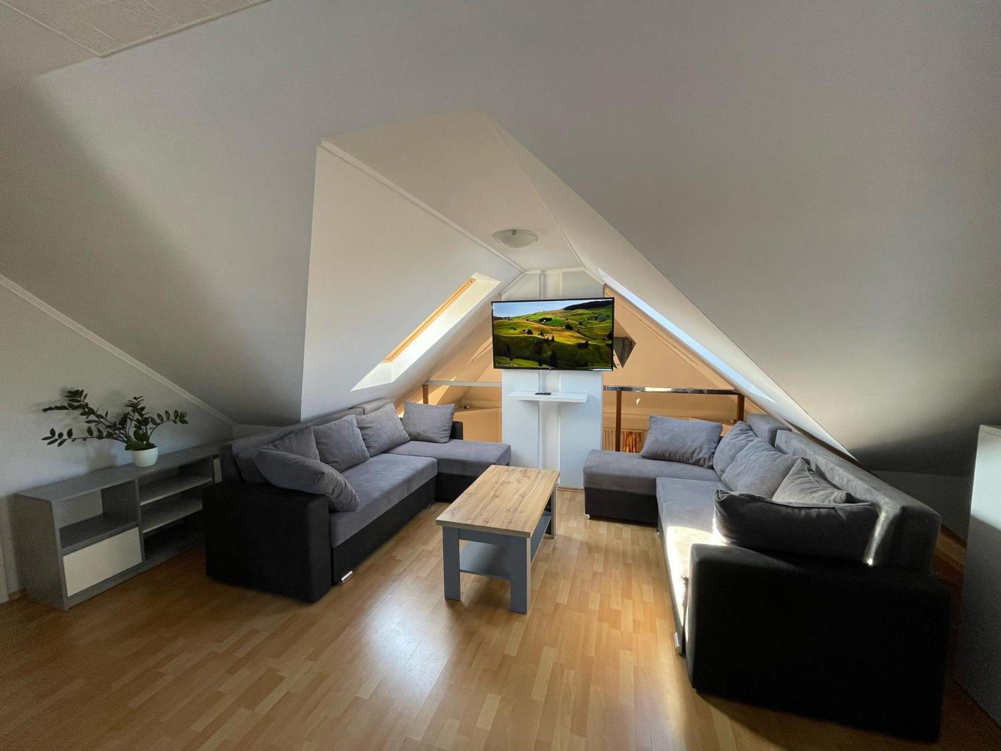 Nikolux Apartman ハイデゥソボスロー エクステリア 写真