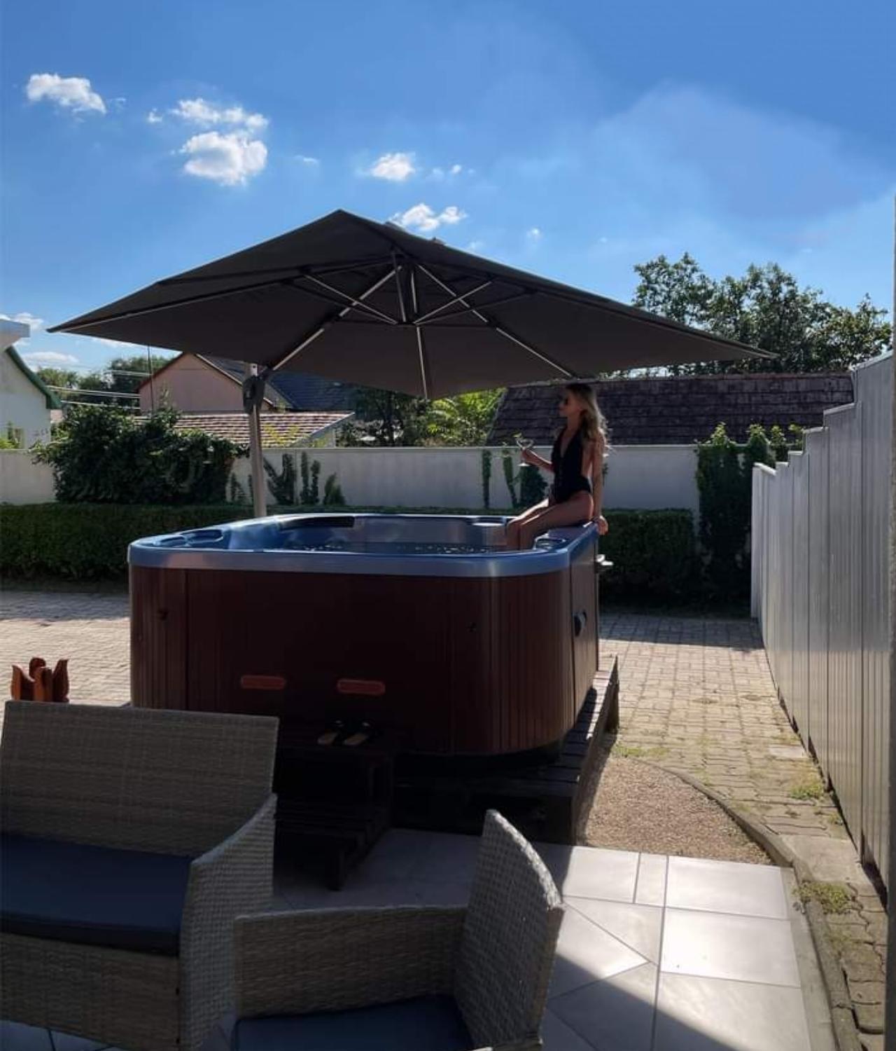 Nikolux Apartman ハイデゥソボスロー エクステリア 写真