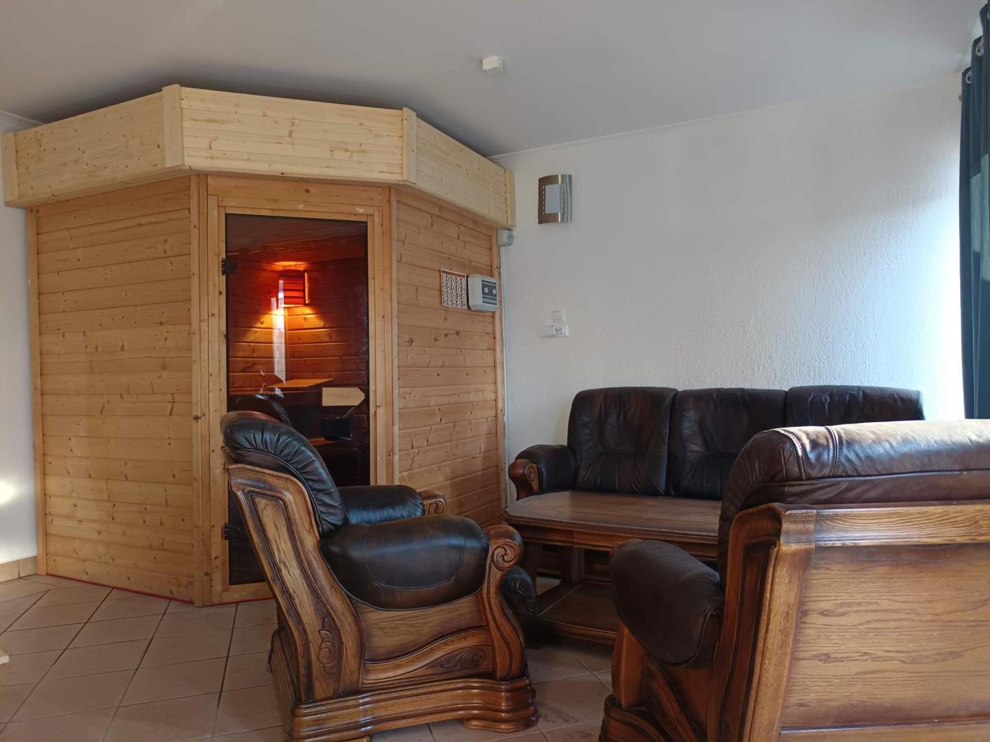 Nikolux Apartman ハイデゥソボスロー エクステリア 写真