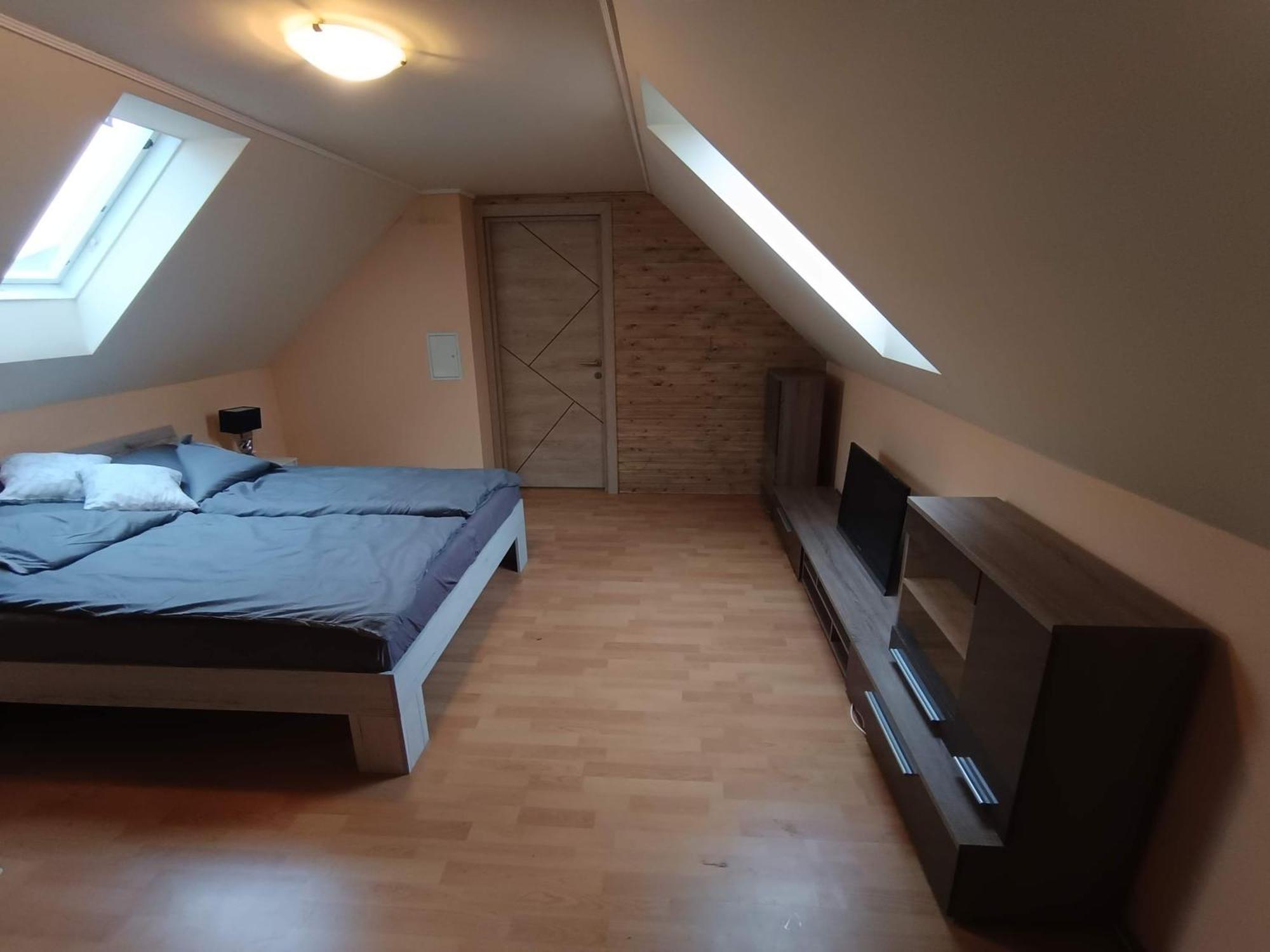 Nikolux Apartman ハイデゥソボスロー エクステリア 写真